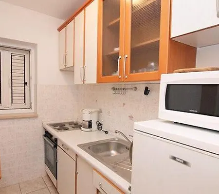 Kaja Apartment *
